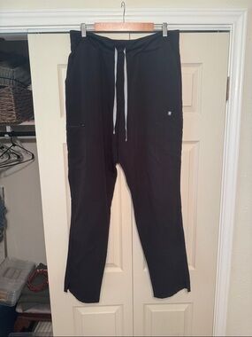 Figs Black Women's High Waisted Yola Scrub Pants XXLT